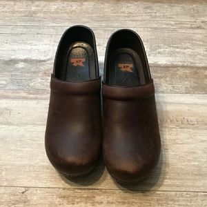 Brown oiled leather professional dansko clogs